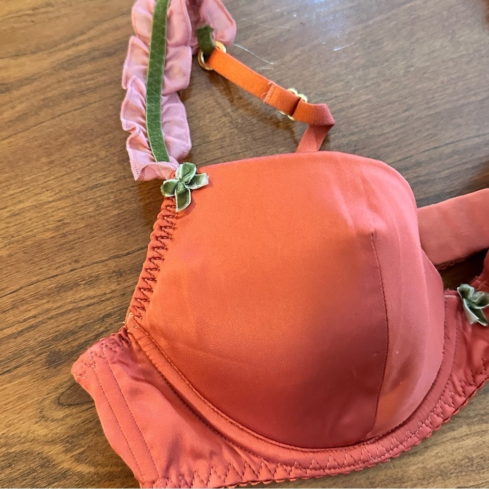 Victoria’s Secret 36b Coral Ruffle-Strap Bra (coquette, balletcore, lingerie)